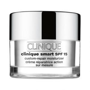 Clinique Smart Spf 15 Moisturizer C/O Päivävoide Sekaiholle Ja Rasvaiselle Iholle