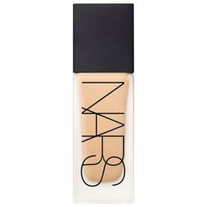 Nars Cosmetics All Day Luminous Weightless Foundation Barcelona