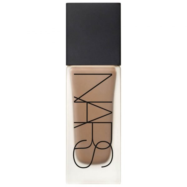 Nars Cosmetics All Day Luminous Weightless Foundation Macao