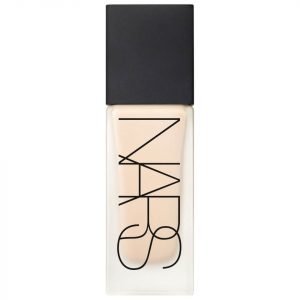 Nars Cosmetics All Day Luminous Weightless Foundation Vallaurius