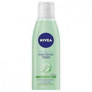 Nivea Essentials Kasvovesi Sekaiholle 200 Ml