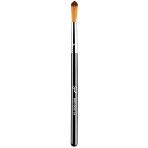 Sigma E48 Pointed Crease™ Brush