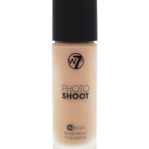 W7 Photo Shoot 16hr Liquid Meikkivoide