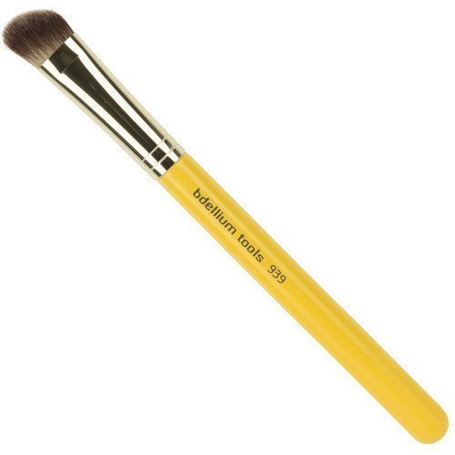 bdellium Tools 939 Slanted Detailer Brush